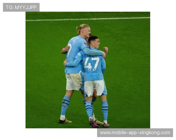 曼城的中场组织:比赛中的闪光点与不可或缺的灵魂